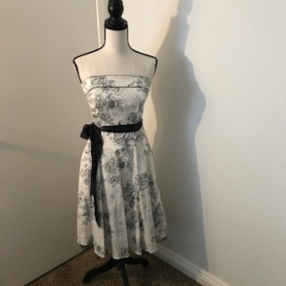 B Darlin Dresses & Skirts - B. Darlin Retro Black and White Sundress